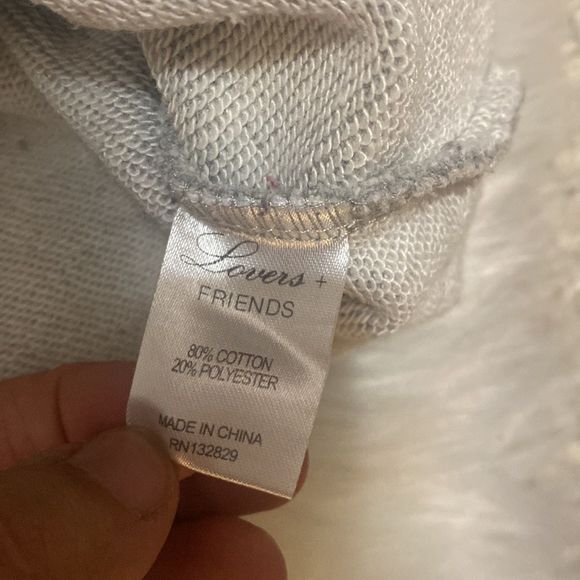 HELLO LOVER SEQUIN GRAPHIC PULLOVER - Picture 5 of 5